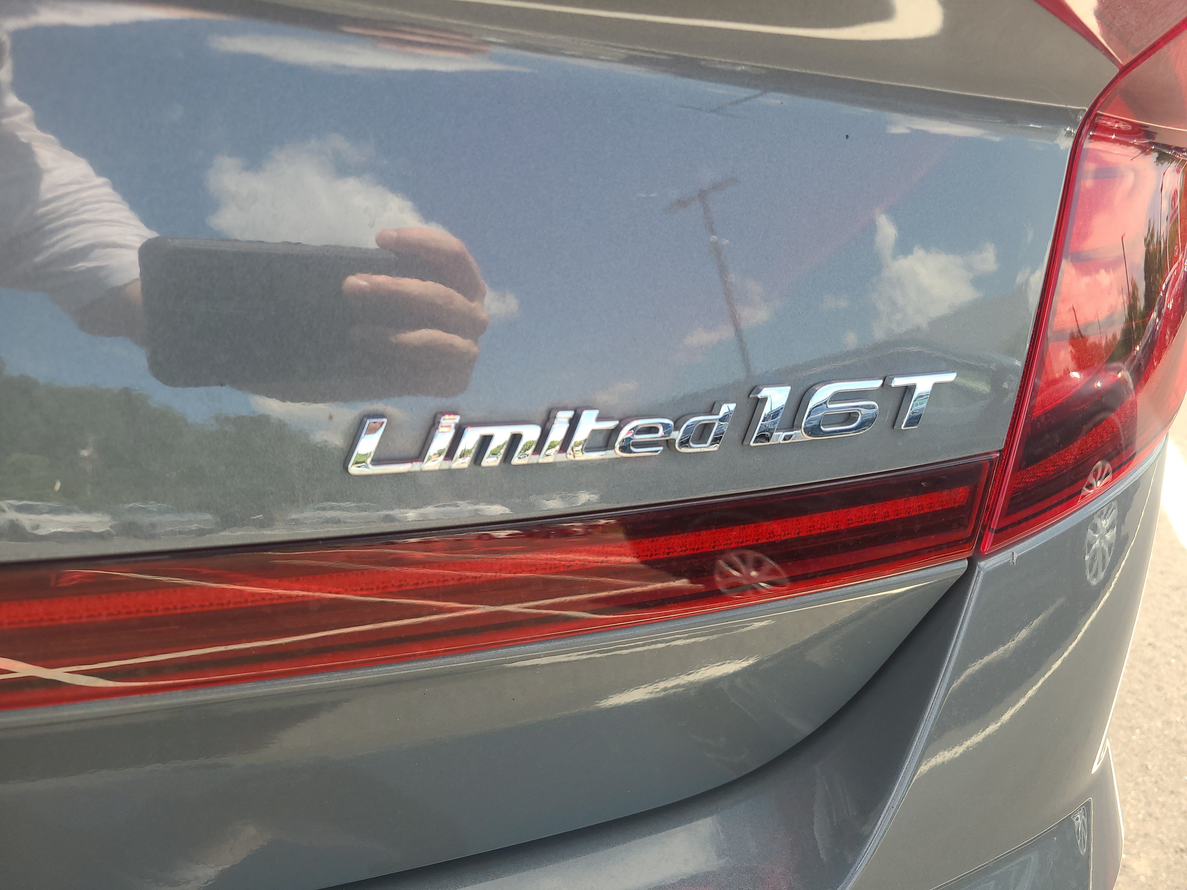 Used 2022 Hyundai Sonata Limited w/ Cargo Package FWD image 30