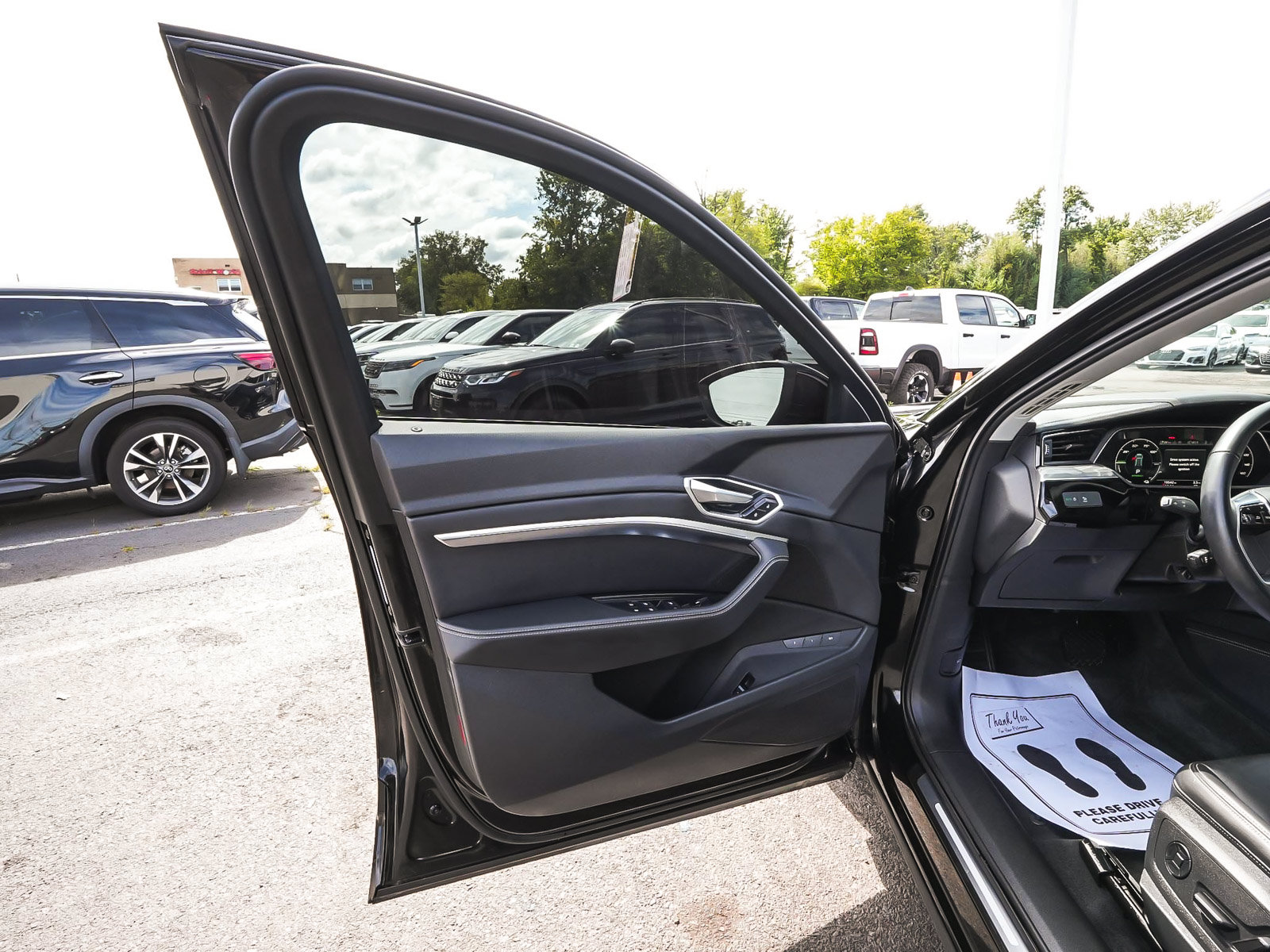 Used 2024 Audi Q8 e-tron Premium AWD/4WD image 11