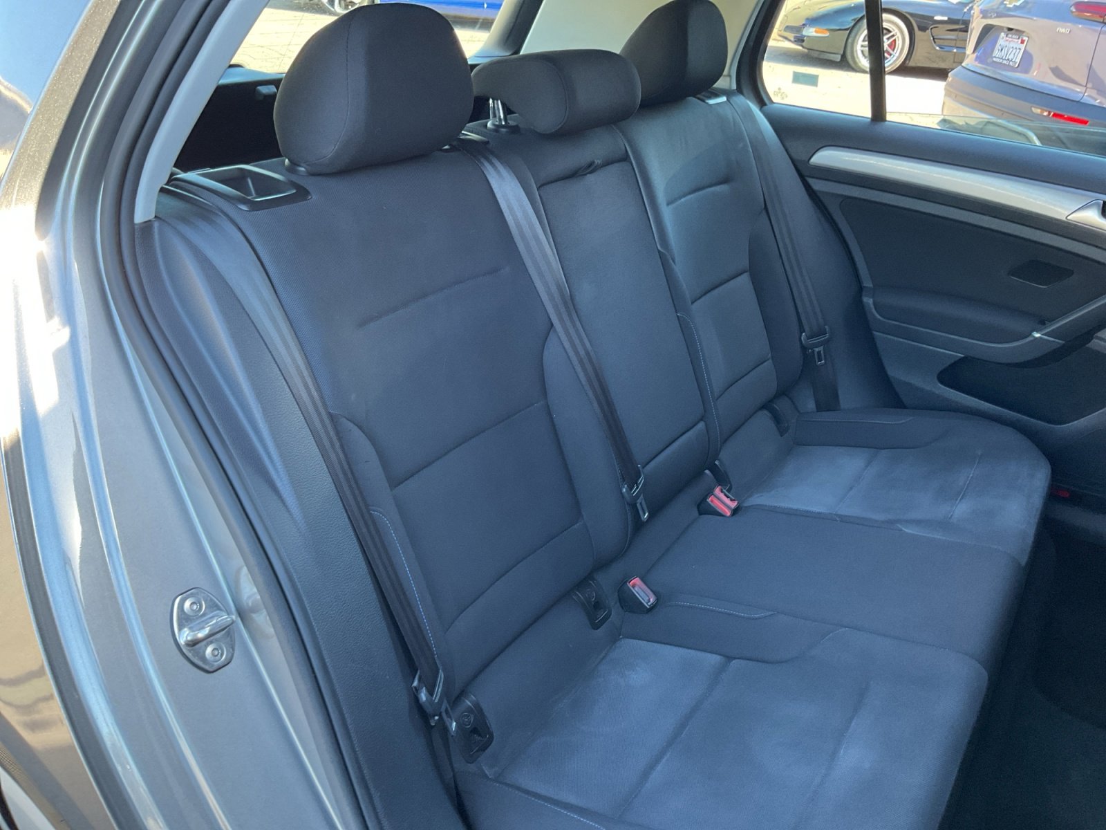 Used 2016 Volkswagen e-Golf SE w/ DC Fast Charging Package image 21