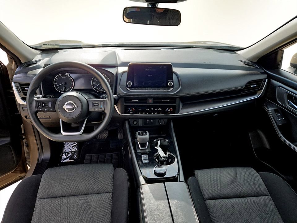 Used 2024 Nissan Rogue SV image 16