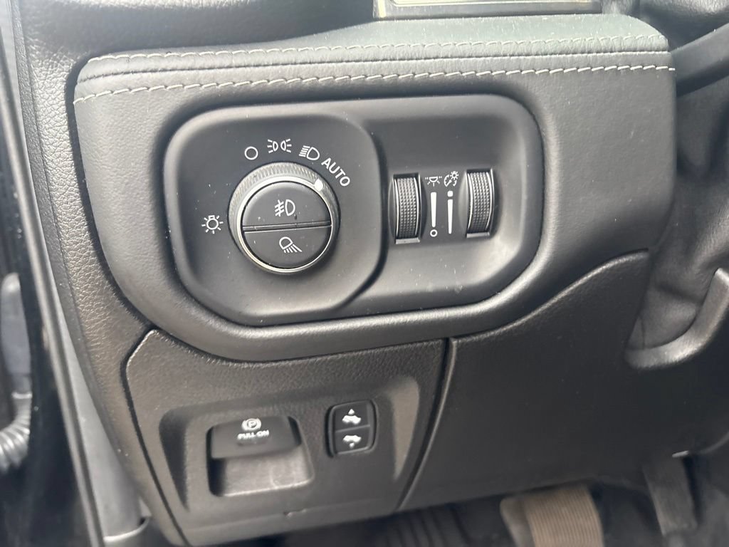Used 2019 RAM 1500 Limited AWD/4WD image 15