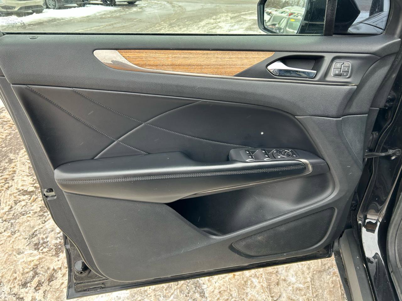 Used 2015 Lincoln MKC AWD w/ Equipment Group 101A Select image 14