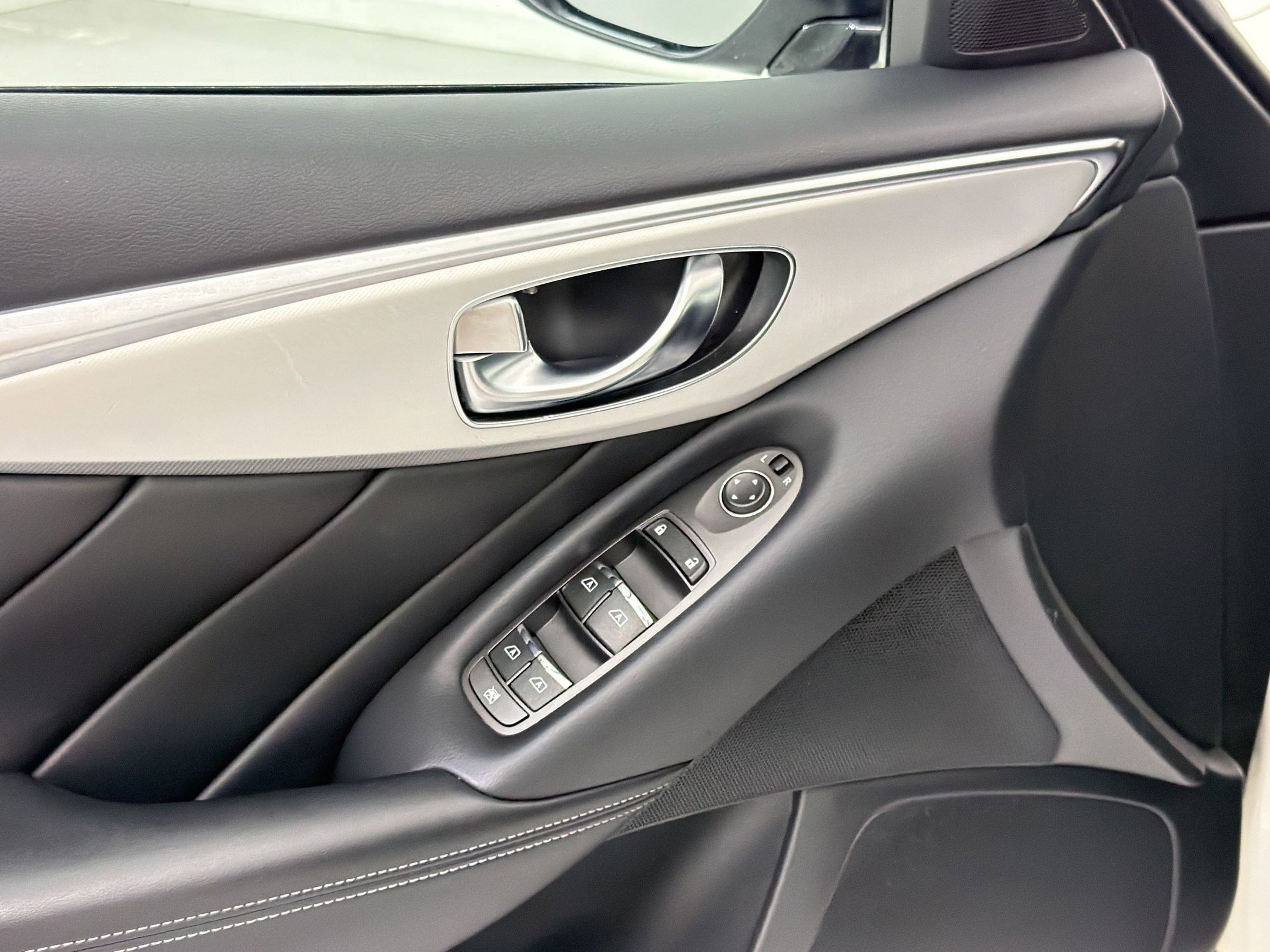 Used 2021 INFINITI Q50 Luxe w/ Cargo Package RWD image 25