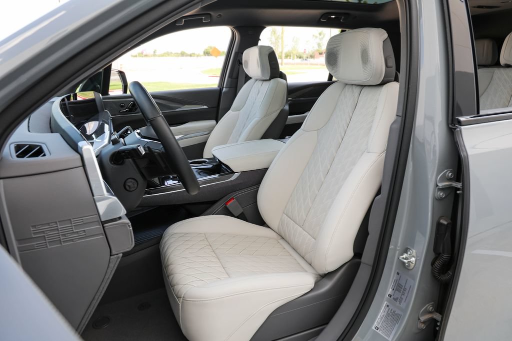 Used 2026 Cadillac Escalade IQL Sport 1 AWD/4WD image 17