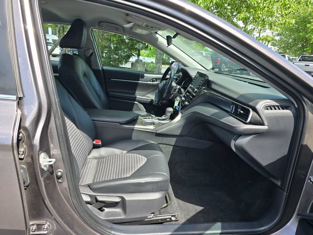 Used 2022 Toyota Camry SE w/ Cold Weather Package AWD/4WD image 11