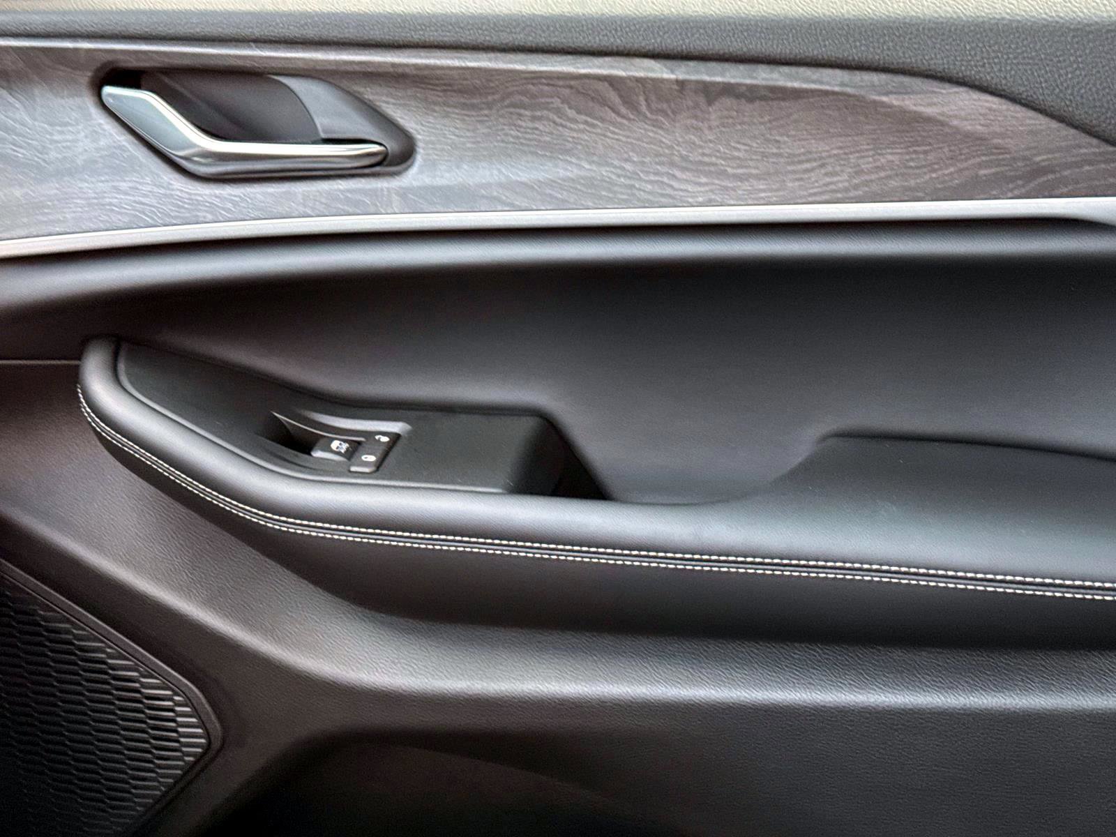 New 2025 Jeep Grand Cherokee Limited image 18