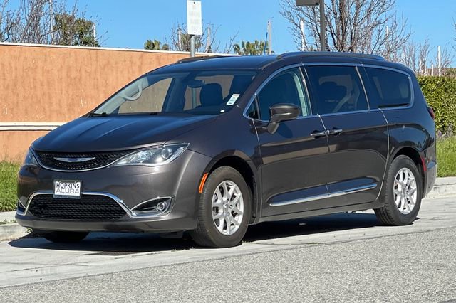 Used 2020 Chrysler Pacifica Touring-L image 8