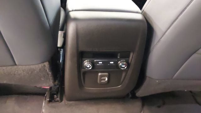 Used 2022 Buick Enclave Essence FWD image 35