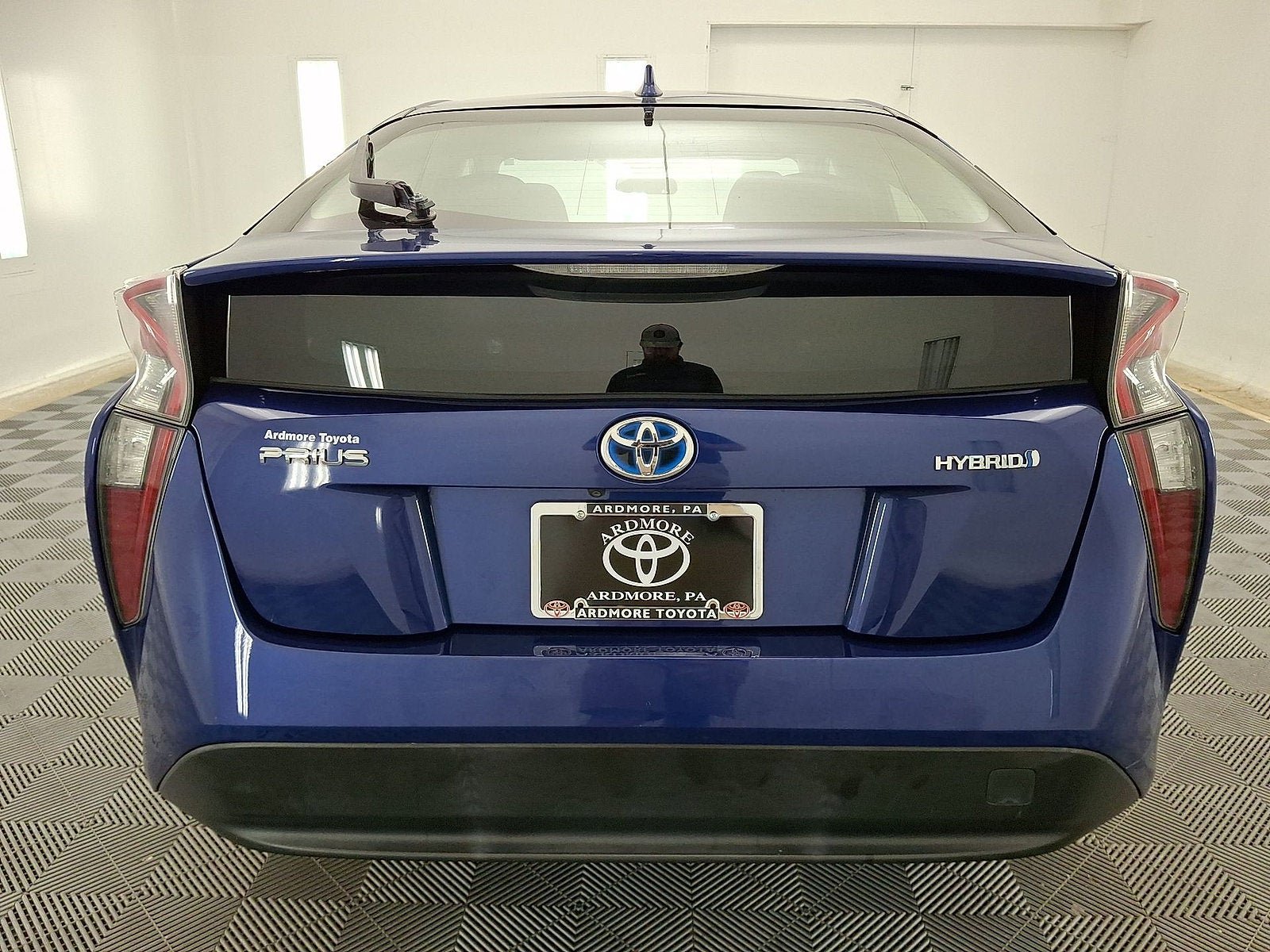 Used 2017 Toyota Prius Two w/ Carpet Mat Package FWD image 14