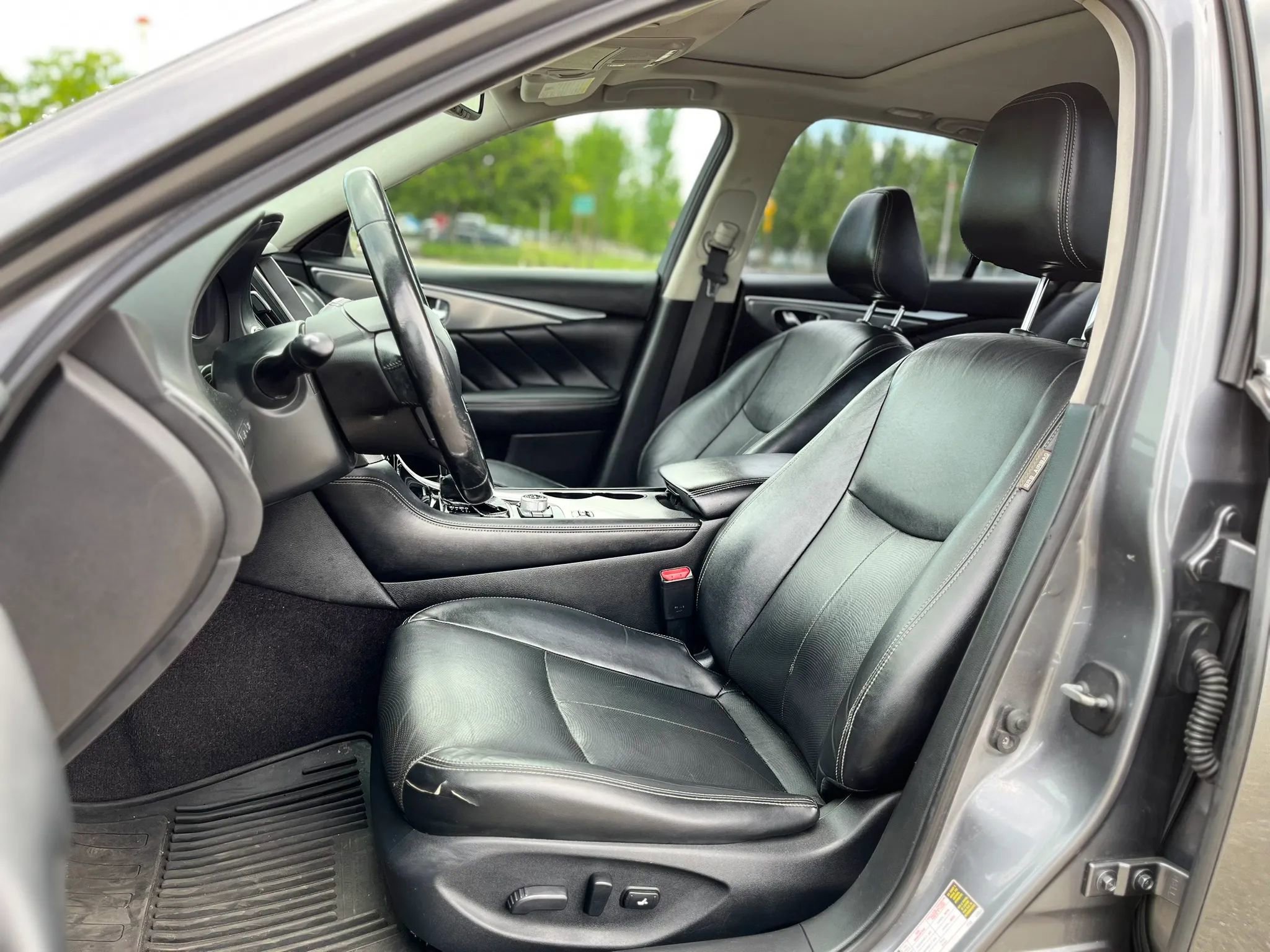 Used 2015 INFINITI Q50 Premium w/ Navigation Package RWD image 10