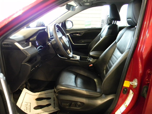 Used 2020 Toyota RAV4 XLE Premium AWD/4WD image 16