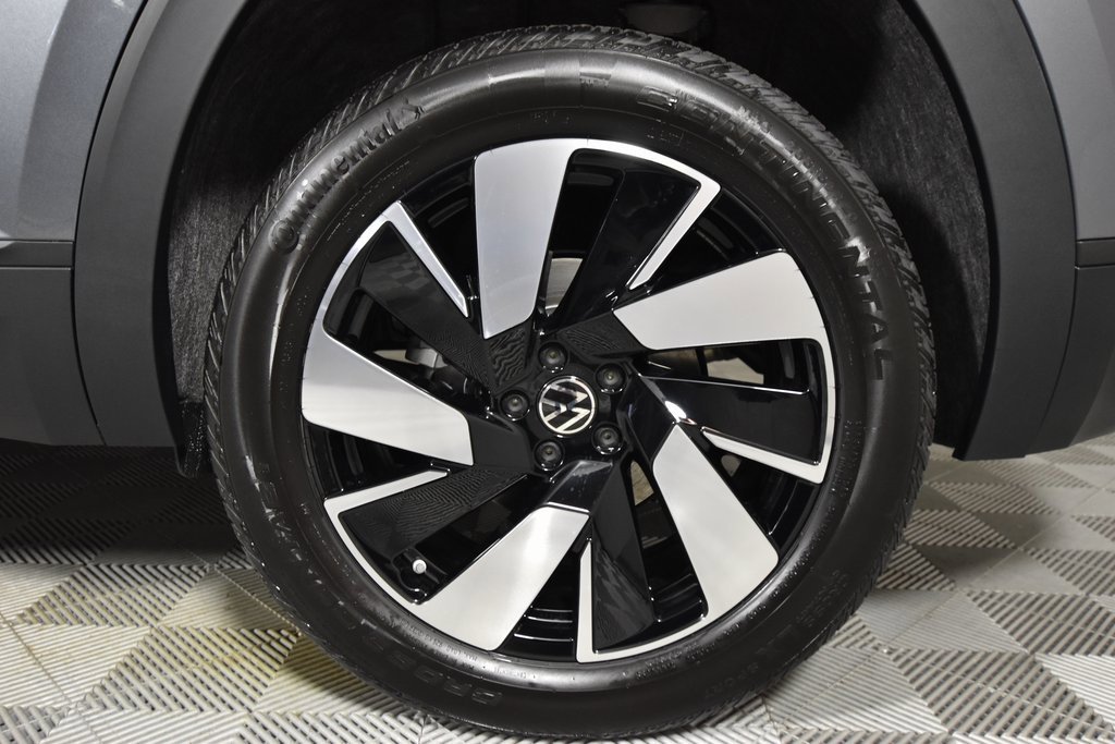 New 2025 Volkswagen Atlas Cross Sport SE image 16