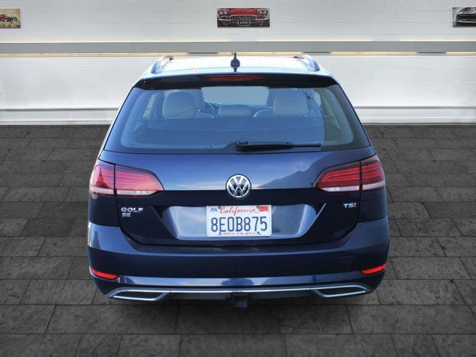 Used 2018 Volkswagen Golf SE image 9