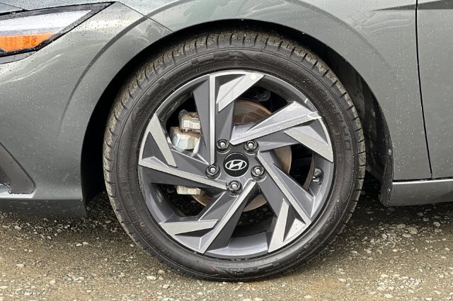 Used 2025 Hyundai Elantra Limited FWD image 33