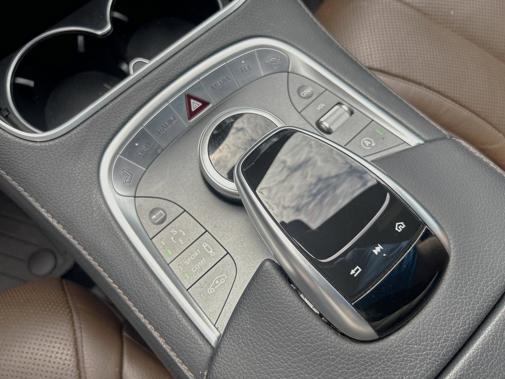 Used 2017 Mercedes-Benz S 550 Sedan image 19