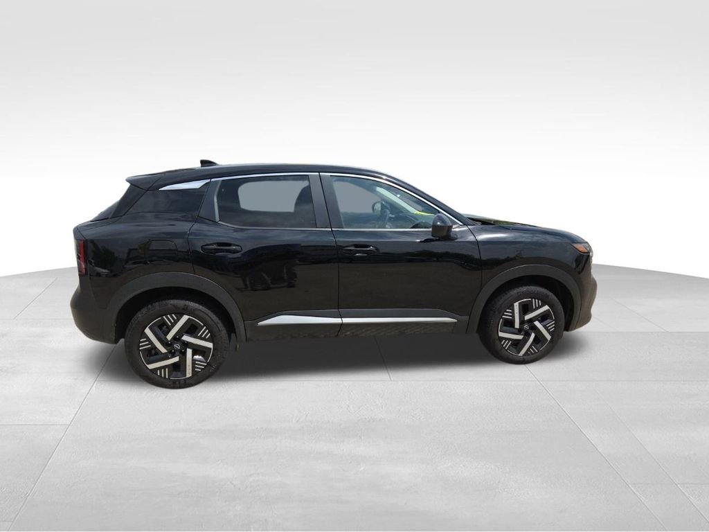 Used 2025 Nissan Kicks SV FWD image 12