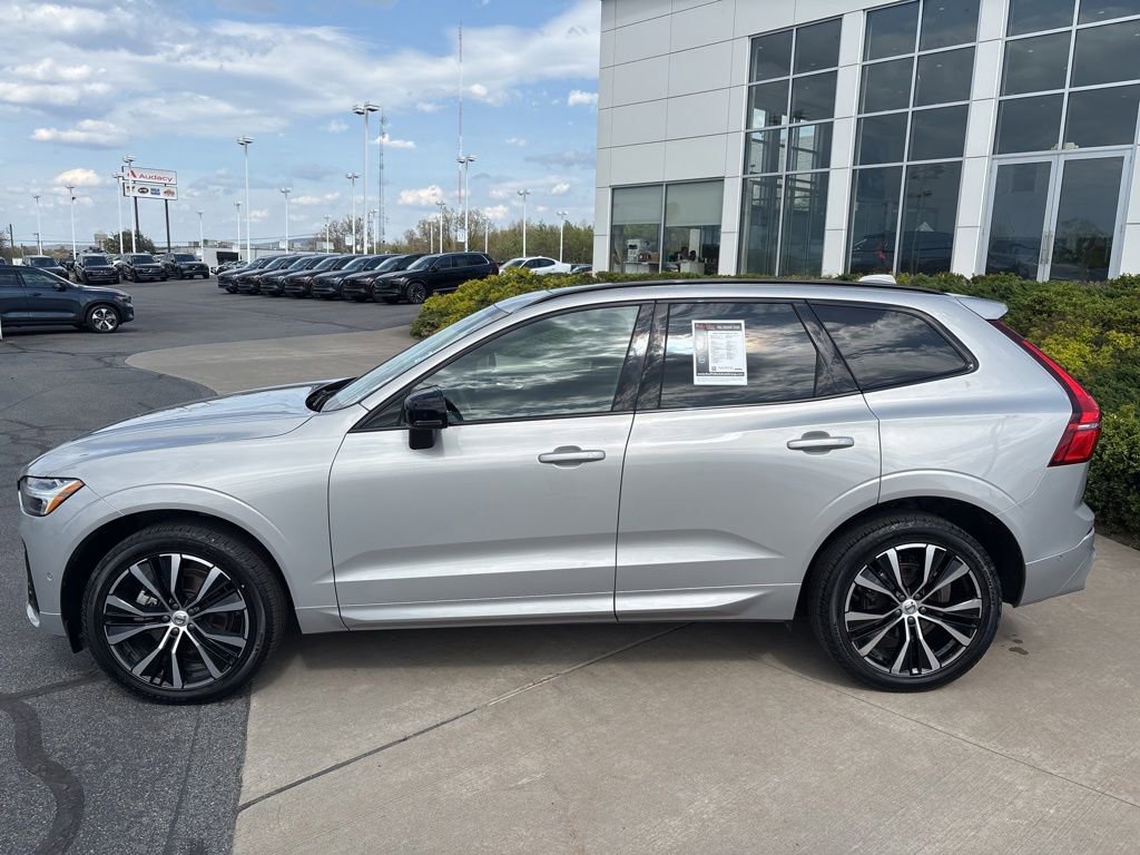 Certified 2025 Volvo XC60 B5 Plus AWD/4WD image 12