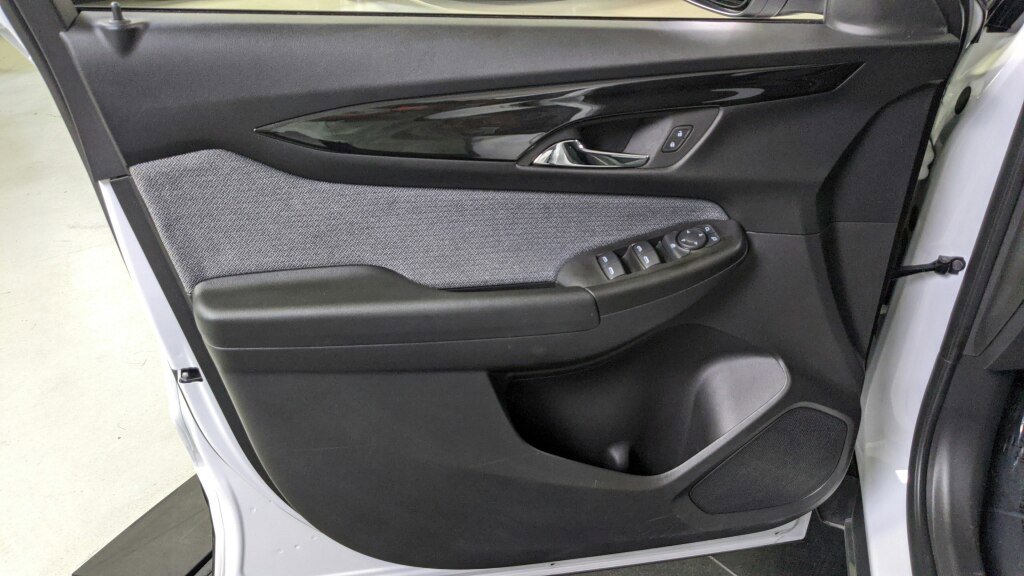 Used 2025 Chevrolet TrailBlazer LT image 29