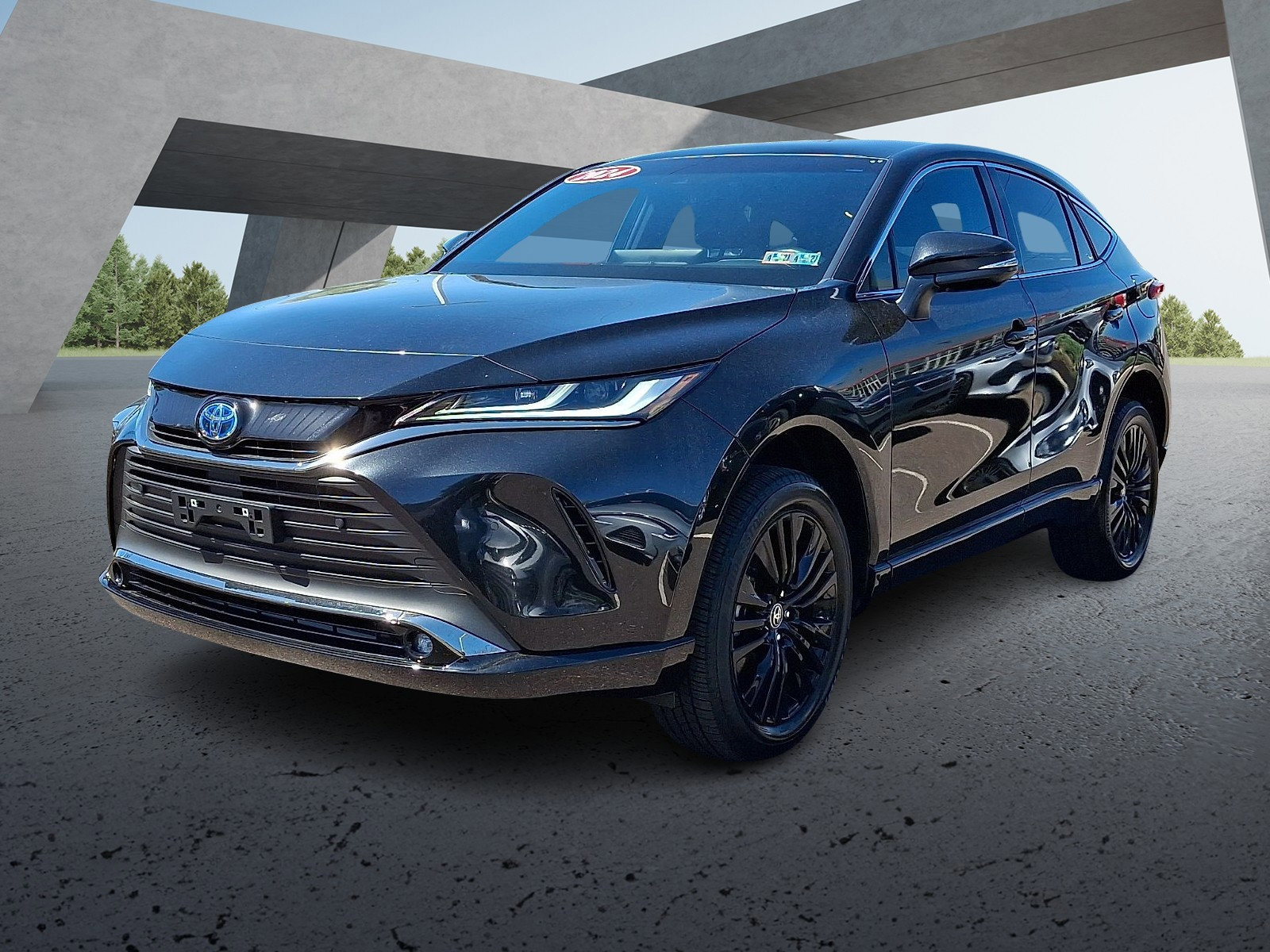 Certified 2024 Toyota Venza Nightshade AWD/4WD image 3