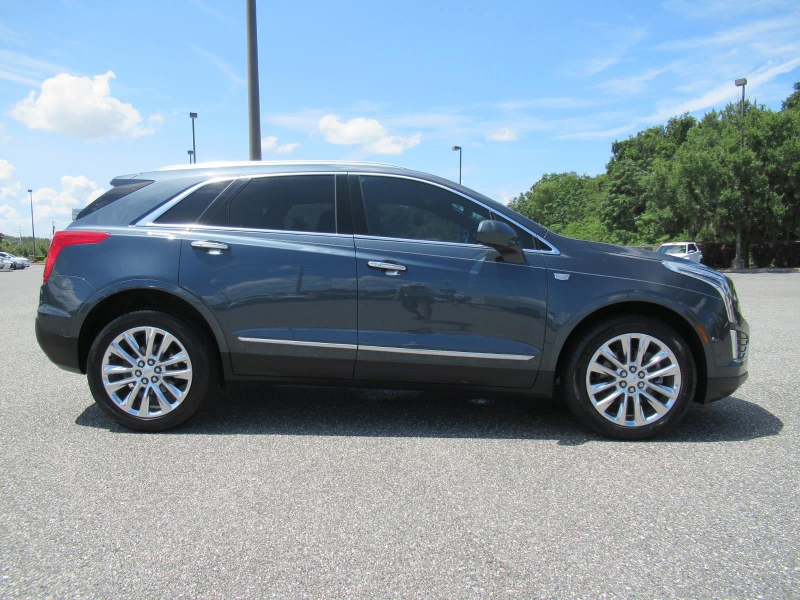 Used 2019 Cadillac XT5 Platinum AWD/4WD image 2