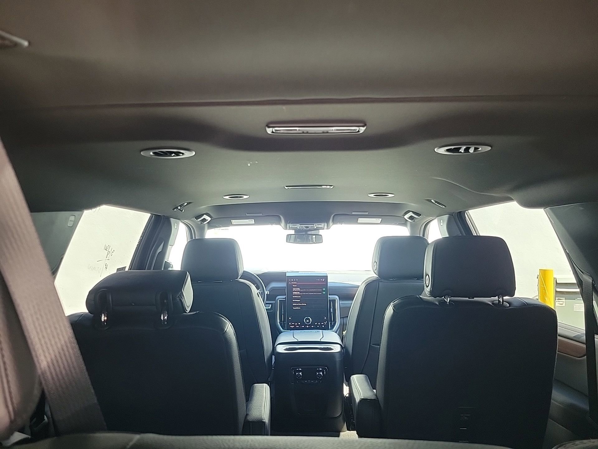 Used 2025 GMC Yukon XL Denali image 17