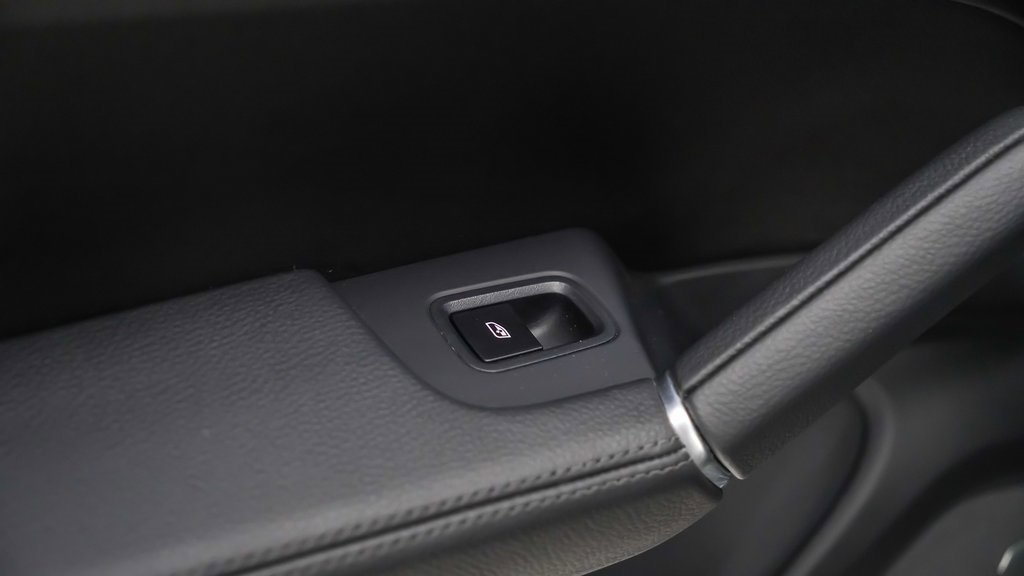 Certified 2023 Porsche Cayenne image 16