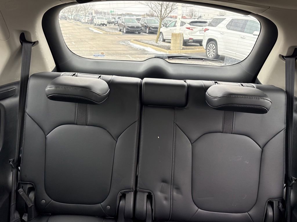 Used 2025 Honda Pilot Touring image 16