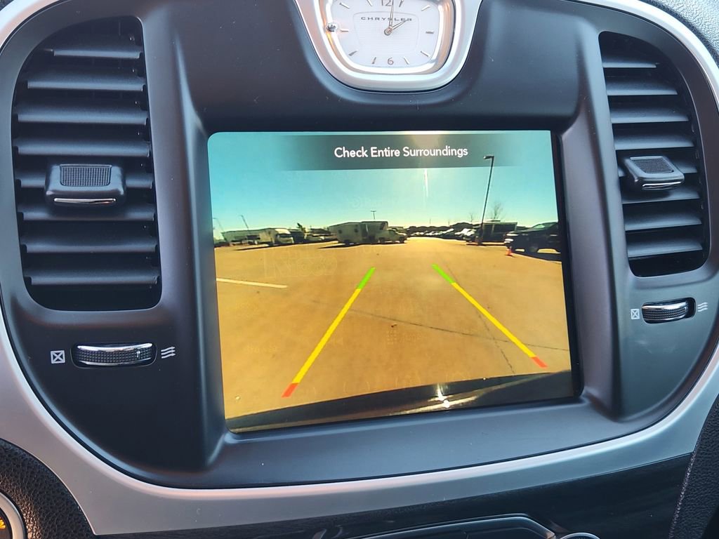 Used 2022 Chrysler 300 Touring w/ Sport Appearance Package image 21