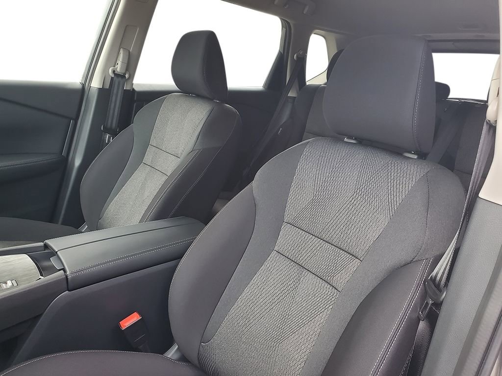 New 2026 Nissan Rogue SV FWD image 18