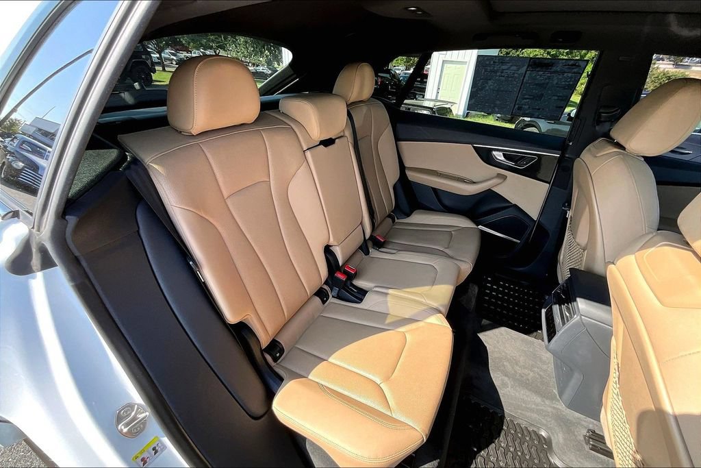 Used 2020 Audi Q8 Premium Plus w/ Premium Plus Package AWD/4WD image 27