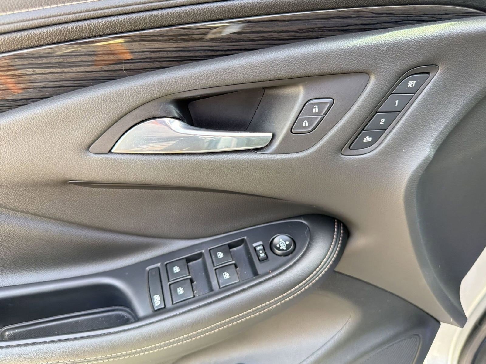 Used 2017 Buick Envision Premium w/ Driver Confidence Package image 13