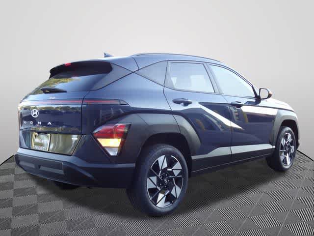 Used 2024 Hyundai Kona SEL AWD/4WD image 3
