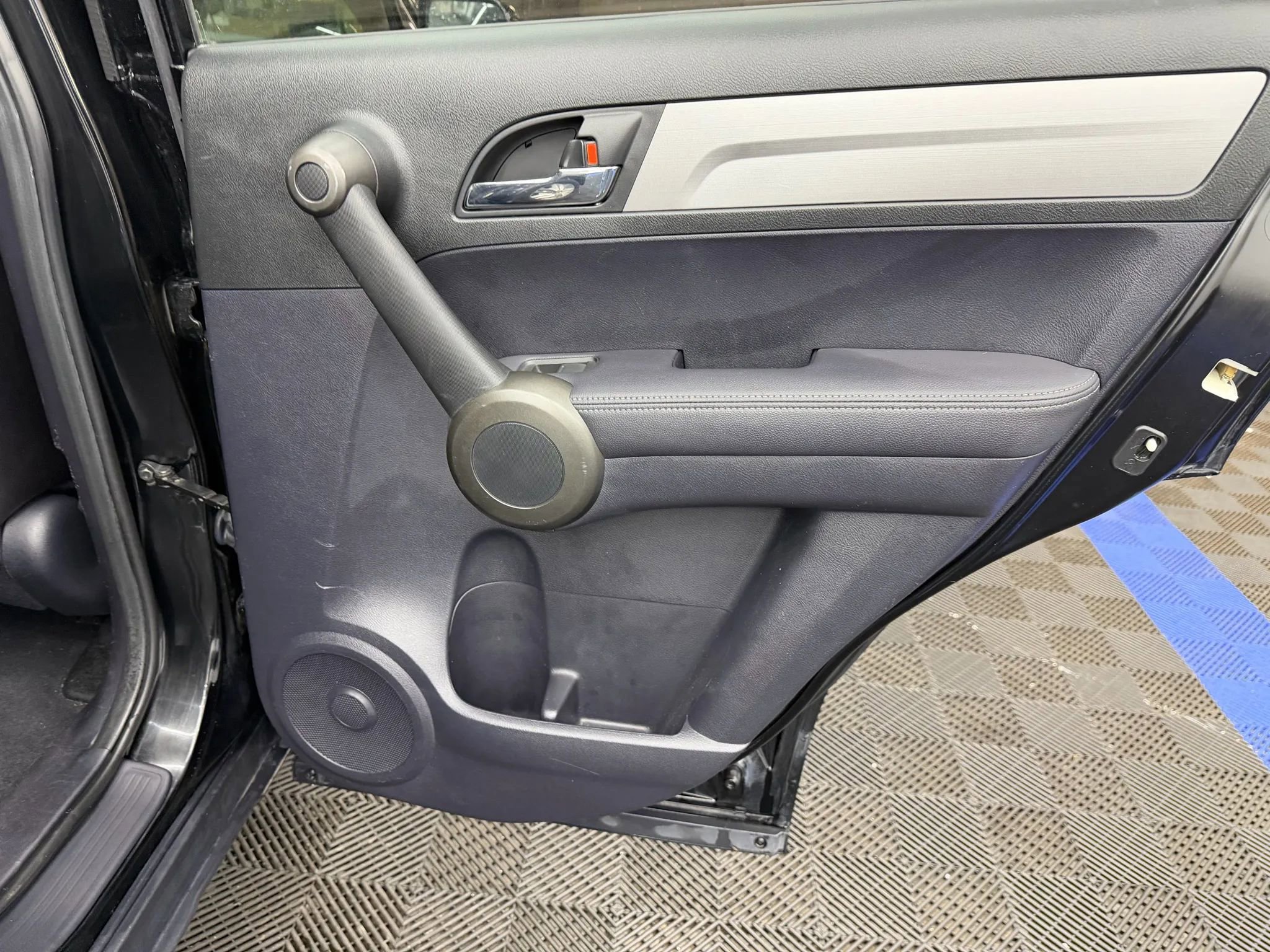 Used 2011 Honda CR-V EX-L image 8