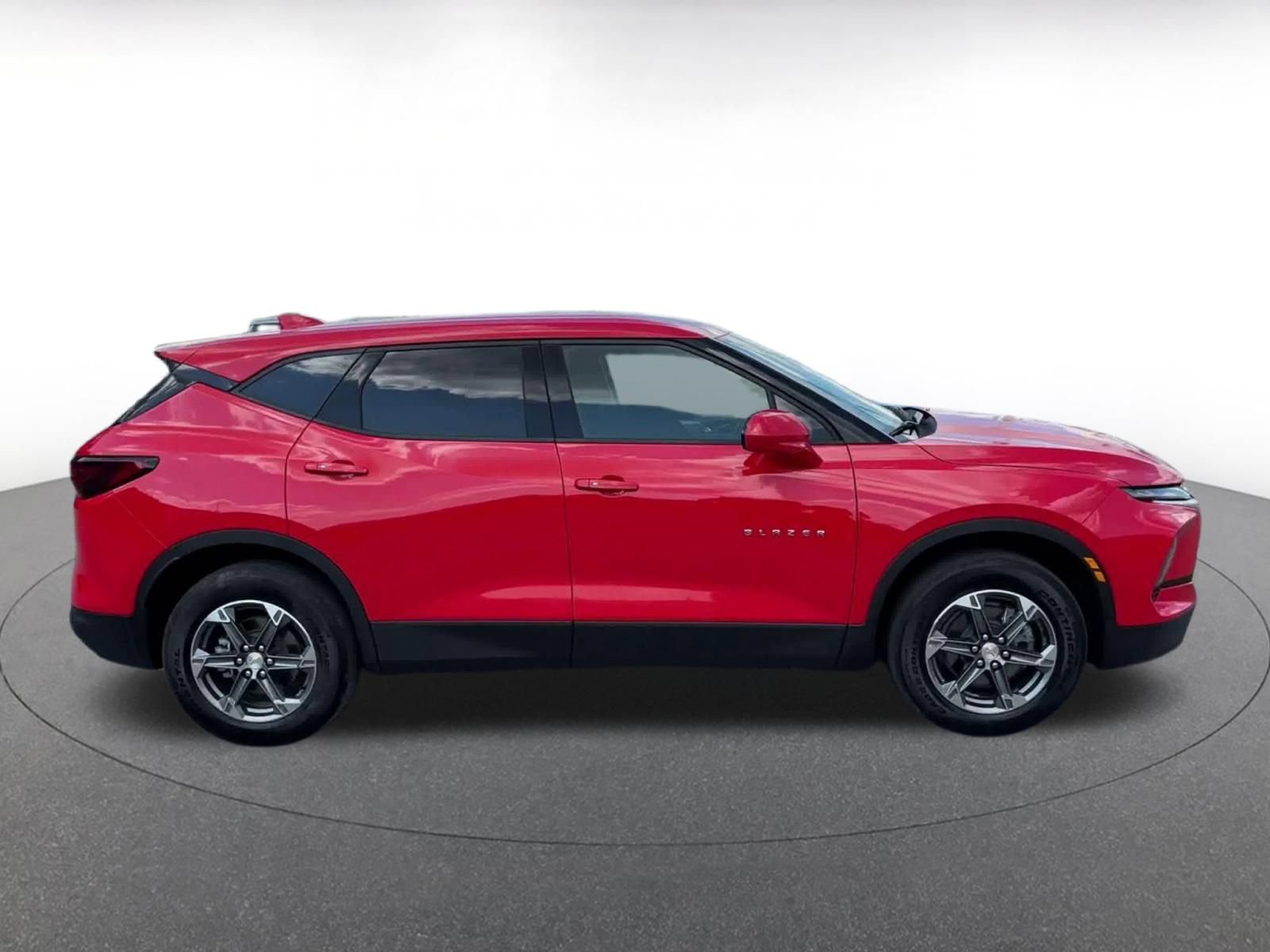 Used 2025 Chevrolet Blazer LT FWD image 15