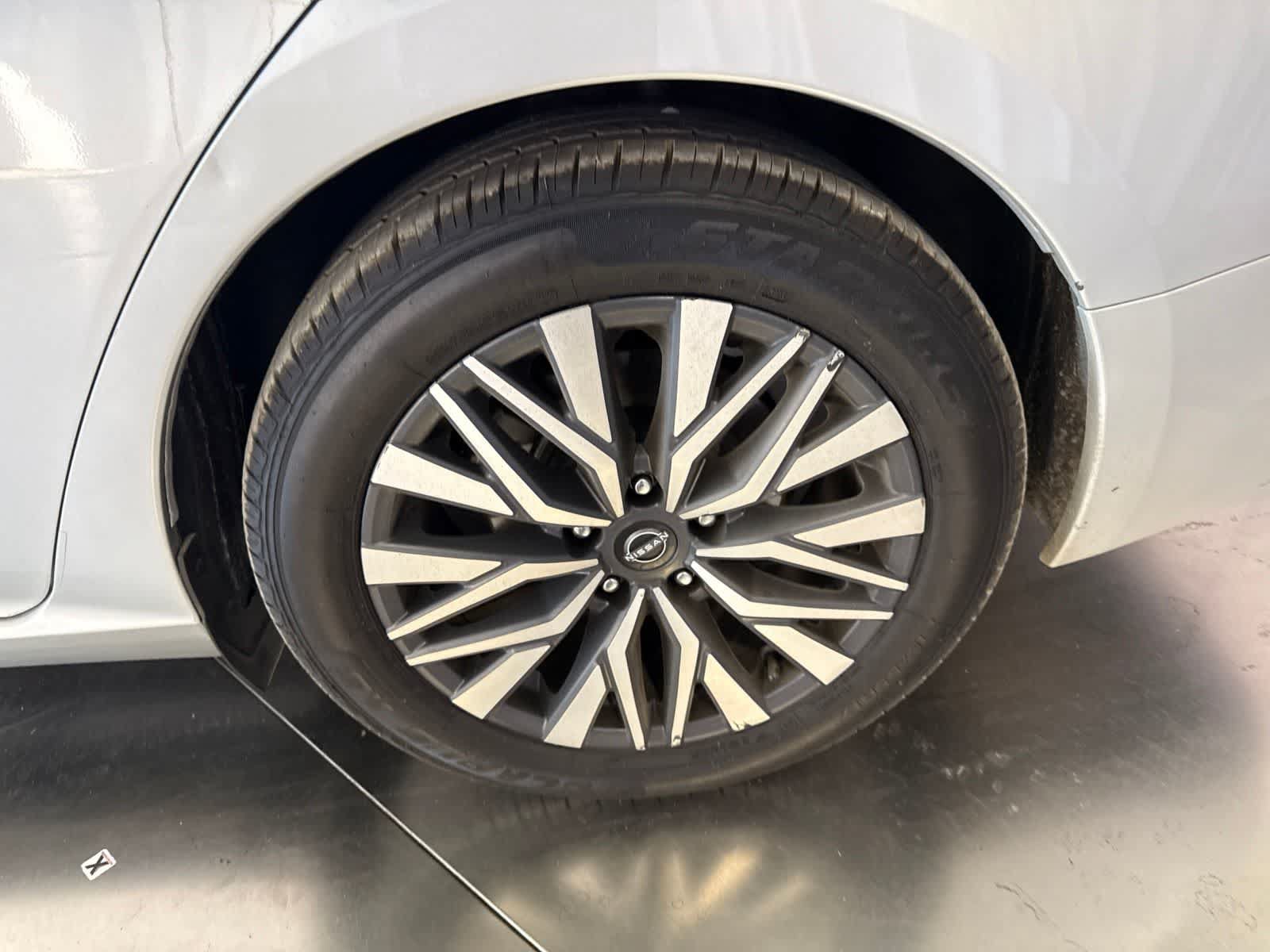 Used 2023 Nissan Altima 2.5 SV FWD image 10