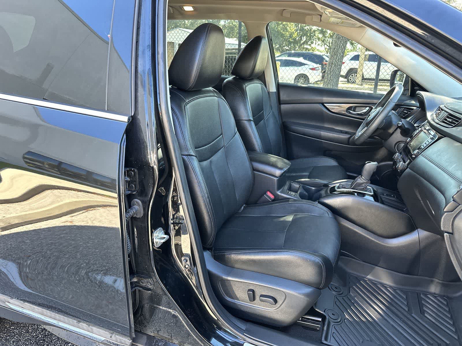 Used 2020 Nissan Rogue SL w/ Premium Package FWD image 9
