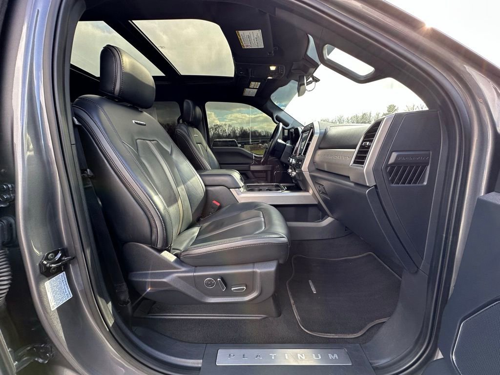 Used 2022 Ford F350 Platinum w/ Camper Package image 25