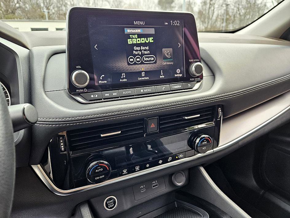 Used 2022 Nissan Rogue SV image 20