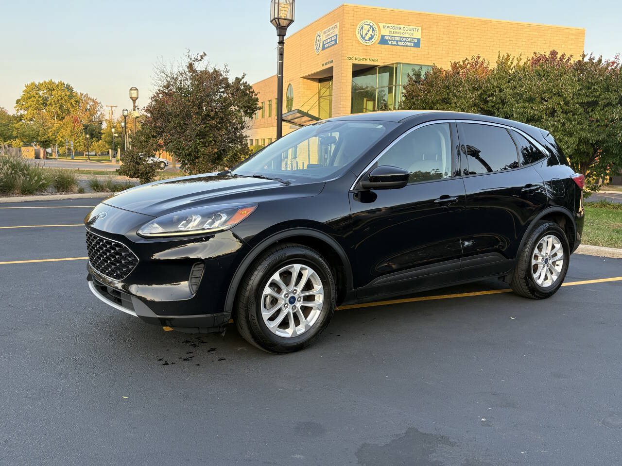 Used 2020 Ford Escape SE FWD image 27