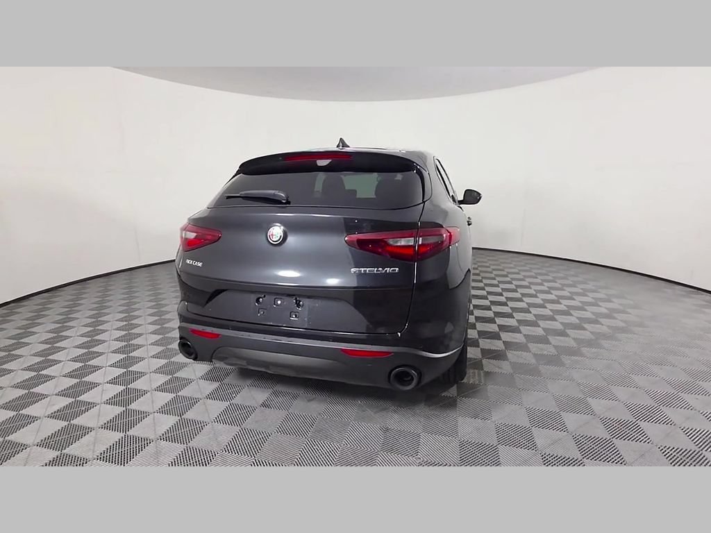 Used 2023 Alfa Romeo Stelvio Sprint RWD image 42