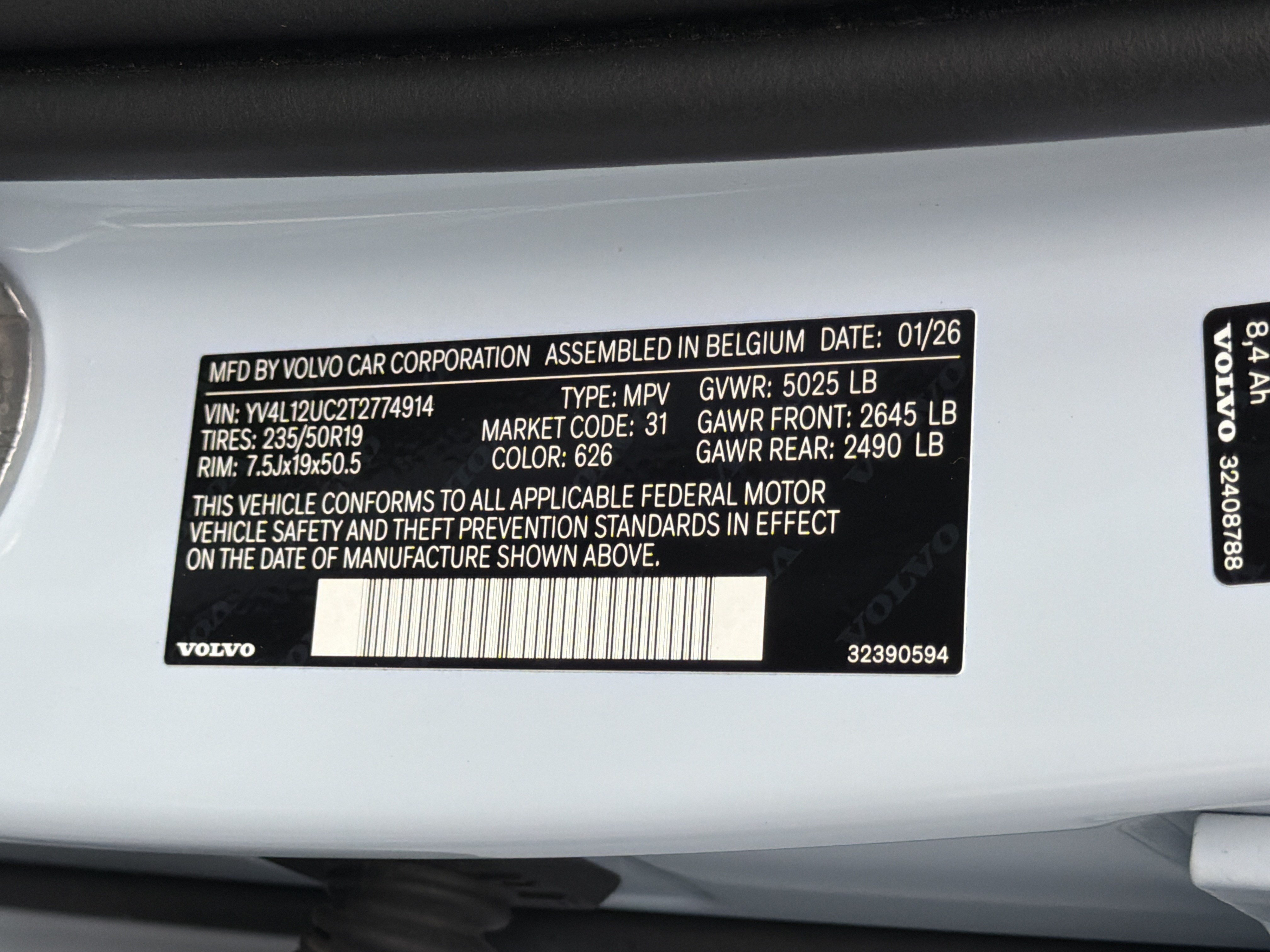 Certified 2026 Volvo XC40 B5 Plus w/ Protection Package Premier AWD/4WD image 37