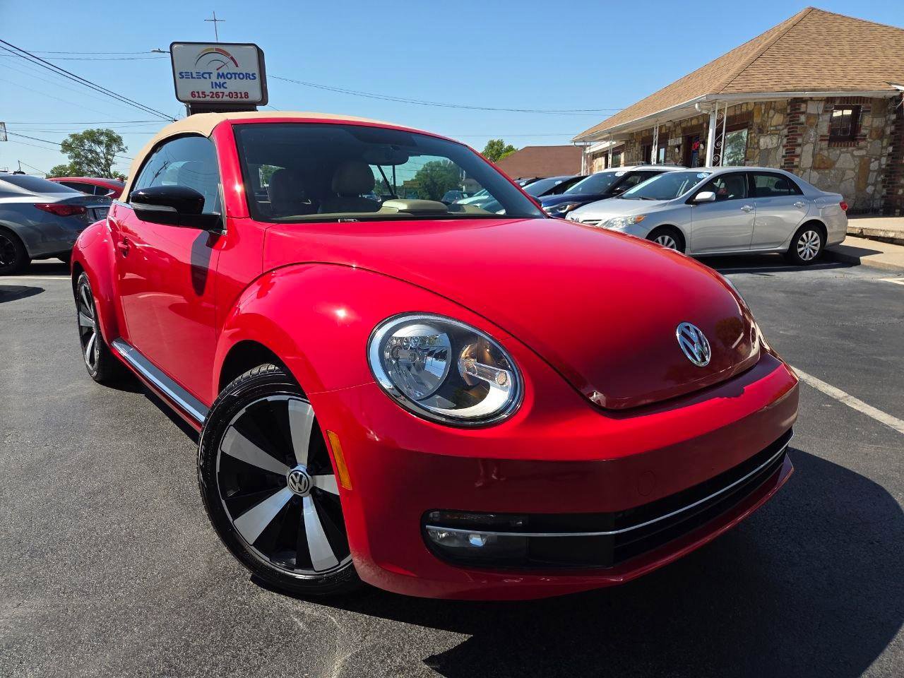 Used 2013 Volkswagen Beetle Turbo 60's Edition FWD image 7