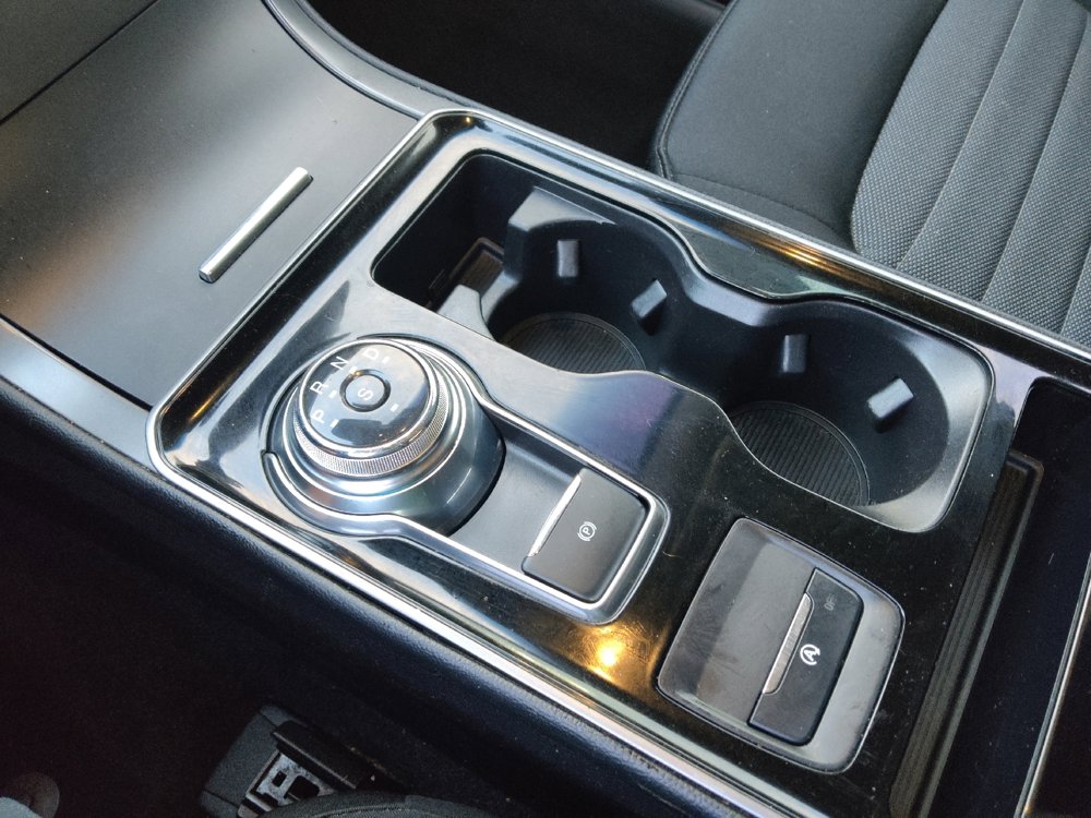 Used 2019 Ford Edge SE image 26