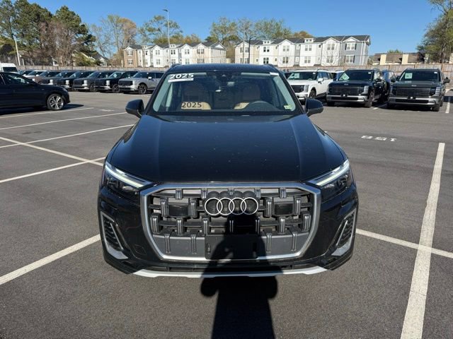 Used 2025 Audi Q7 2.0T Premium w/ Convenience Package image 4