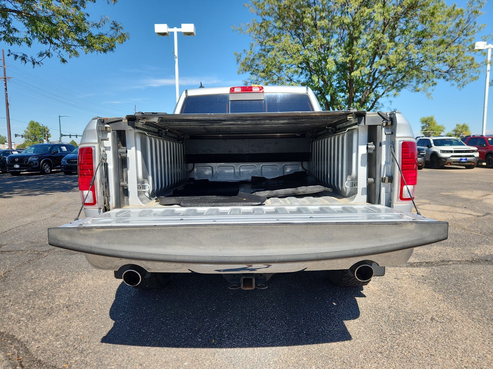 Used 2015 RAM 1500 Laramie w/ Convenience Group AWD/4WD image 13
