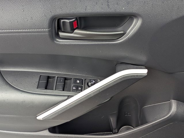 Used 2025 Toyota Corolla Cross LE image 17