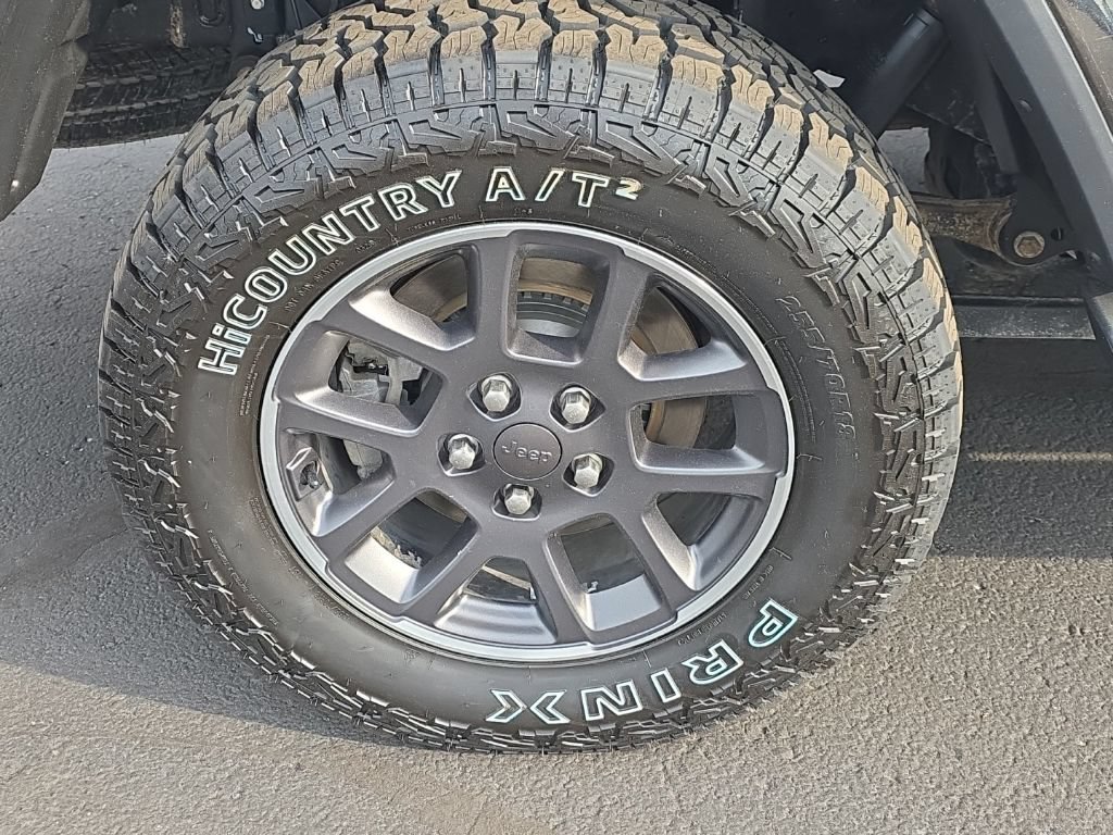 Used 2020 Jeep Gladiator Overland AWD/4WD image 14