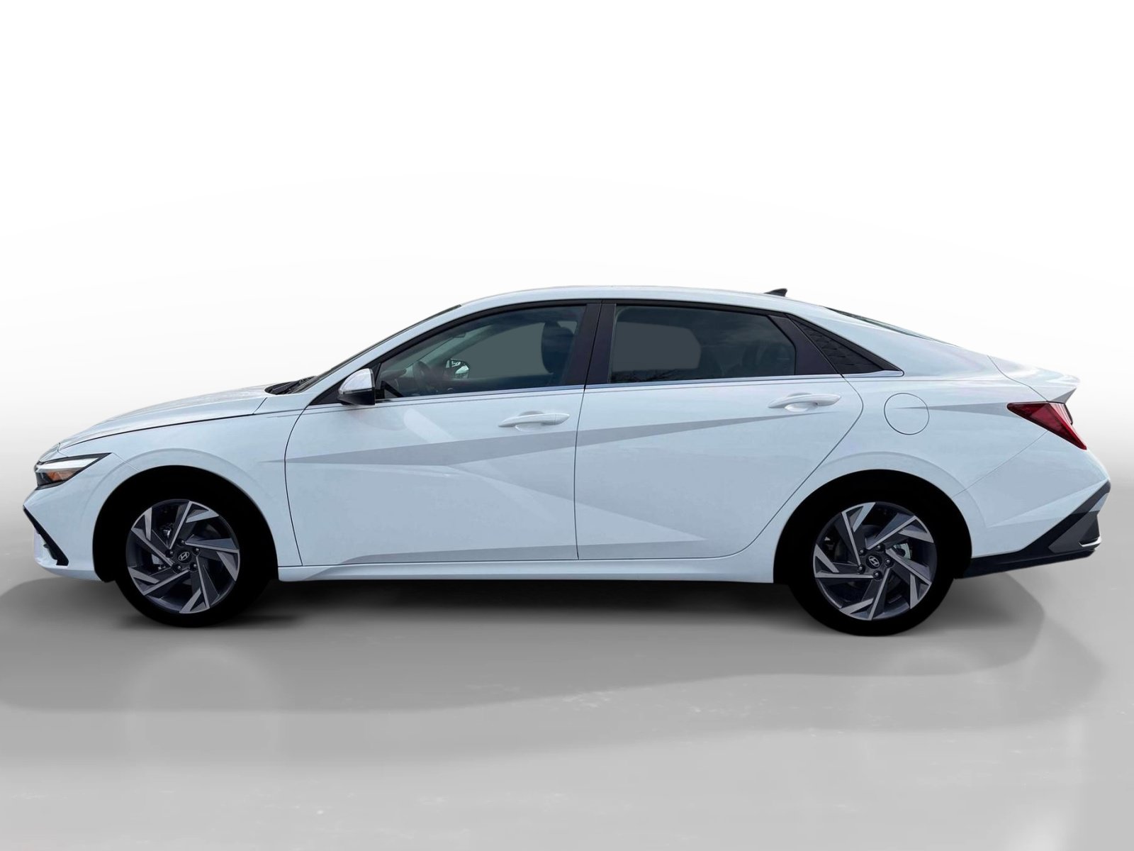 New 2026 Hyundai Elantra Limited FWD image 3
