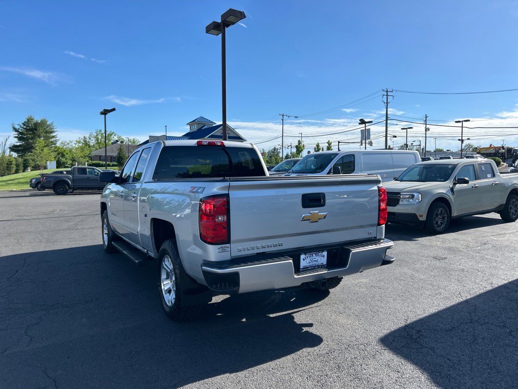 Used 2018 Chevrolet Silverado 1500 LT w/ All Star Edition image 12