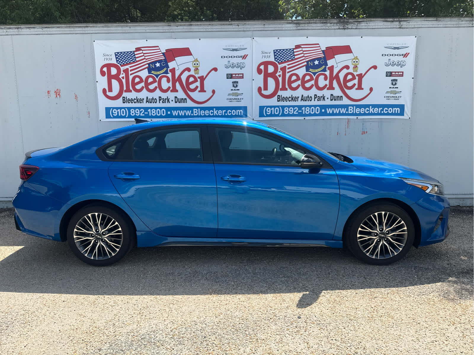 Used 2023 Kia Forte GT-Line FWD image 2